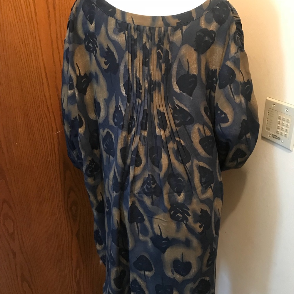 ** SOLD Women’s 2X 3/4 sleeve pin tuck blouse NWOT - Picture 9 of 9